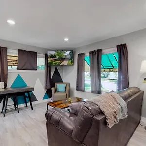 Remodeled Upper Unit With 2 King Beds Holiday home Denver