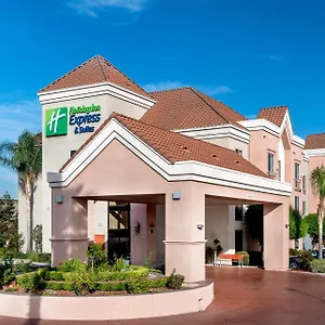 holiday-inn-express-hotel-suites-lathrop-south-stockton.bestsacramentohotels.com/