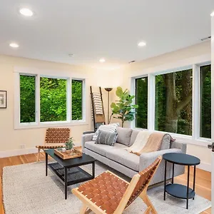4br With Firepit, Outdoor Dining And Yard Surrounded By Trees Holiday home Seattle